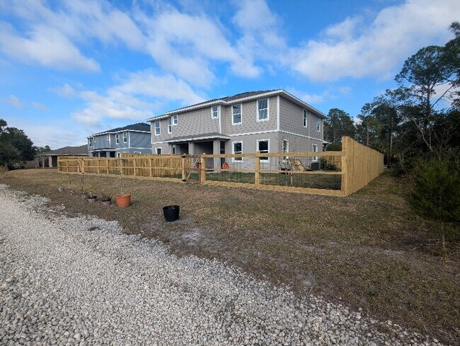 Photo - 20 Serbian Bellflower Trail Unidad A