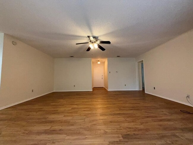 Photo - 305 Kimberly Dr
