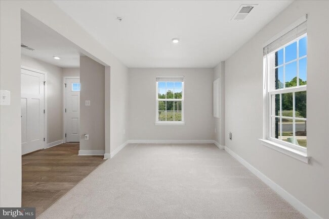 Photo - 1550 Adamson Wy