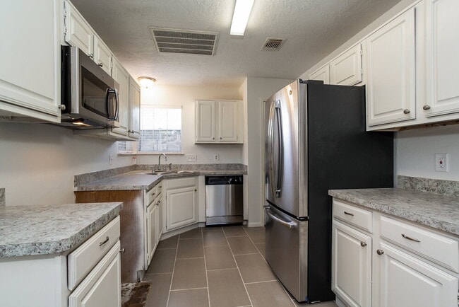 Photo - 2331 Rolling Glen Dr