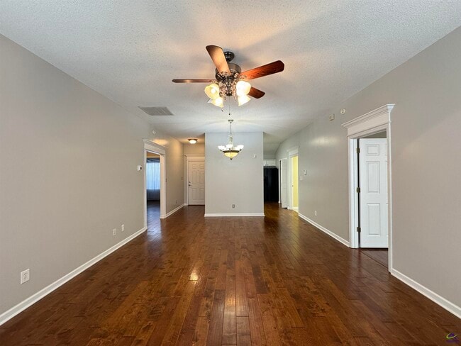 Photo - 207 S Houston Springs Blvd