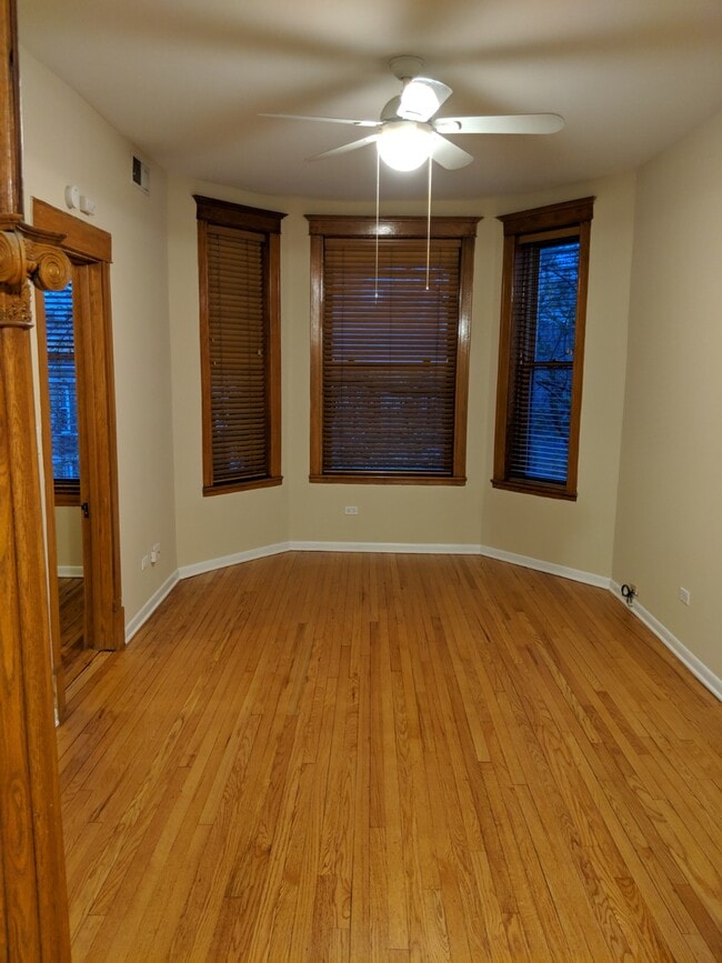 Photo - 3838 N Kenmore Ave Unidad 3