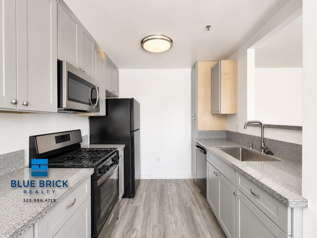 Photo - 7308 Canby Ave Unidad 7