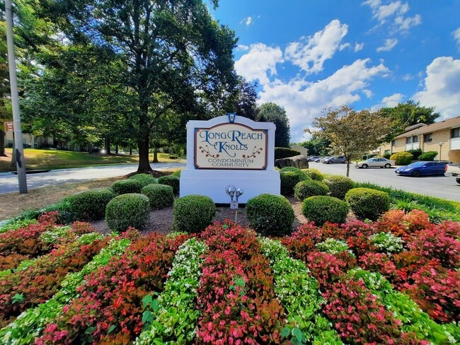 Building Photo - Long Reach Village – Renovated 2BR Condo