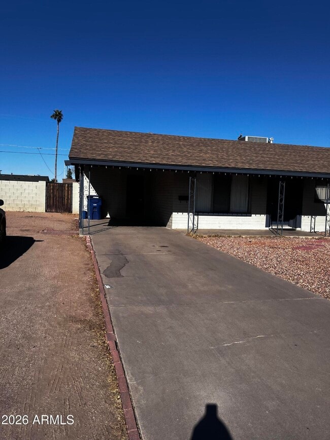 Building Photo - 224 E Hermosa Dr