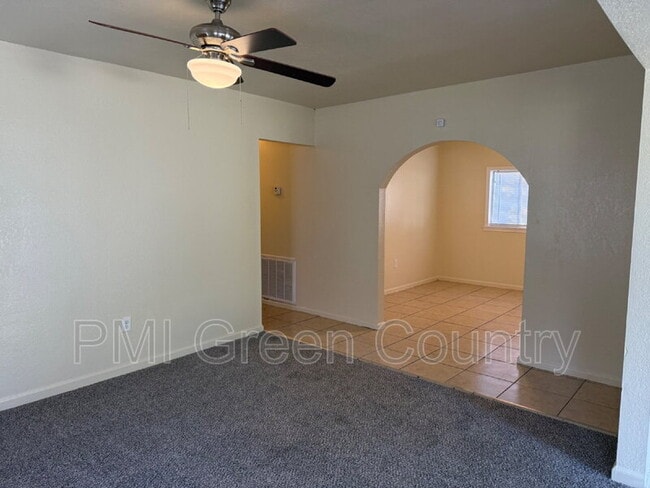 Photo - 610 E Xyler St