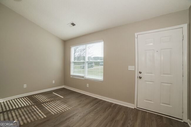 Photo - 21 Grist Mill Lane