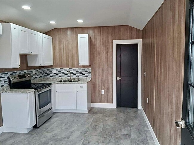 Photo - 303 S Arkansas Ave