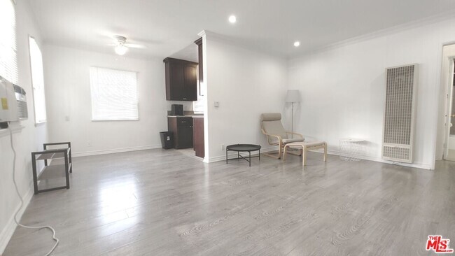 Building Photo - 10385 W Olympic Blvd Rental