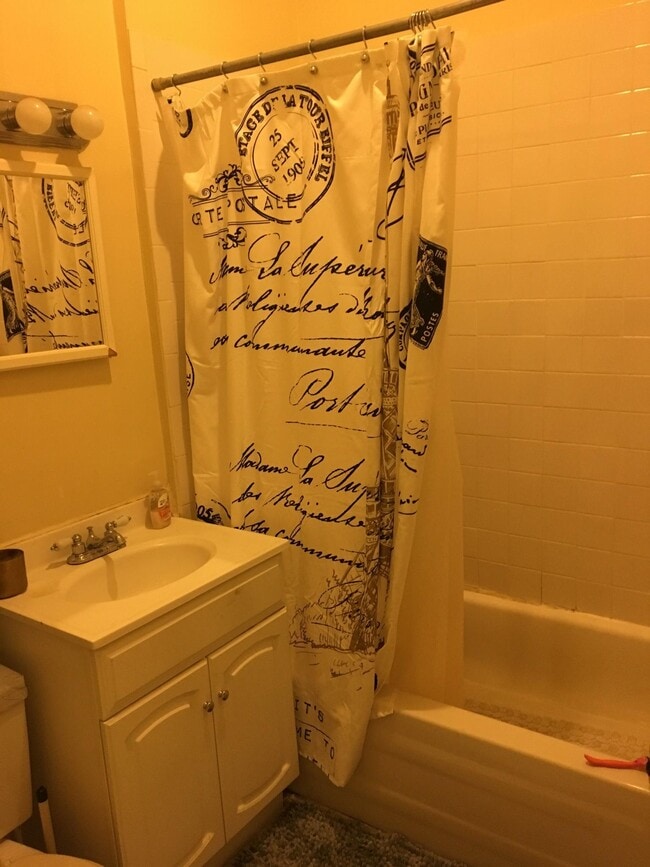 Building Photo - 8 Symphony Rd Unit 1