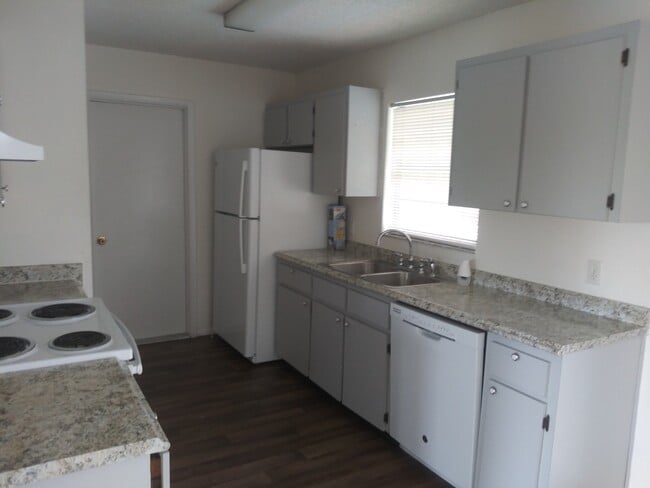 Photo - 3 bedroom 2 bathroom Pool House price redu...