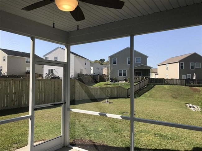 Photo - 9745 Seed St