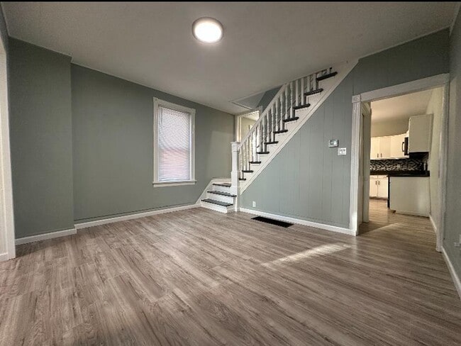 Photo - 359 N 1st St