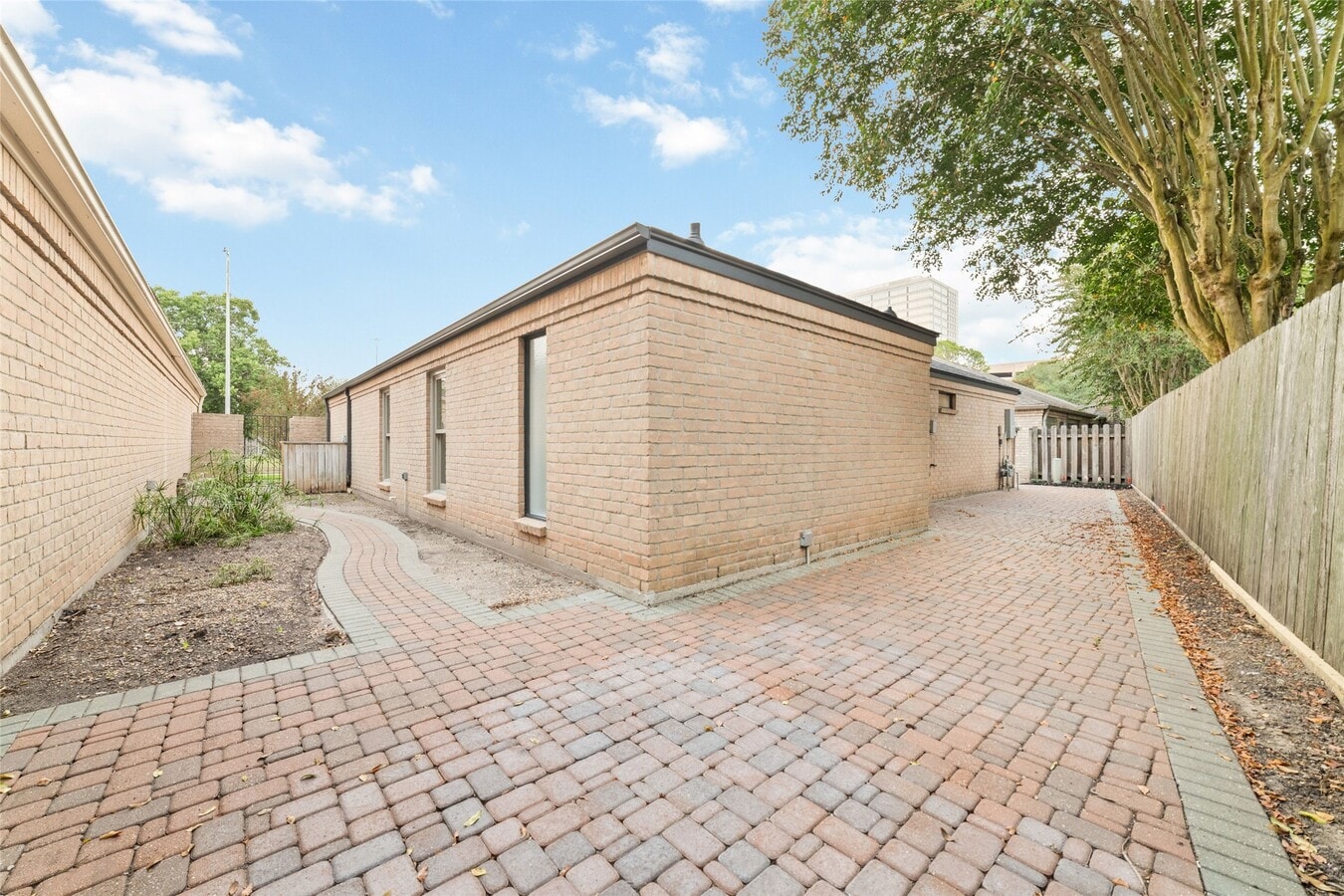 Photo - 15651 Whitewater Ln