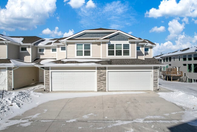 Building Photo - 1404 Primrose Ln