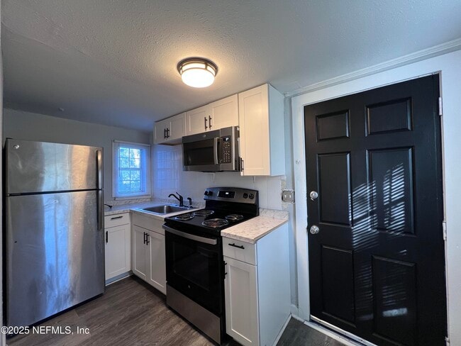 Photo - 2953 Spencer St