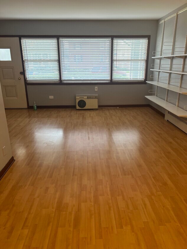 Photo - 1001 N Harlem Ave (Oak Park, IL)