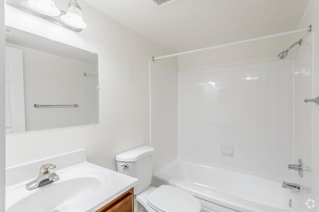 1 BR, 1 BA - 650 SF