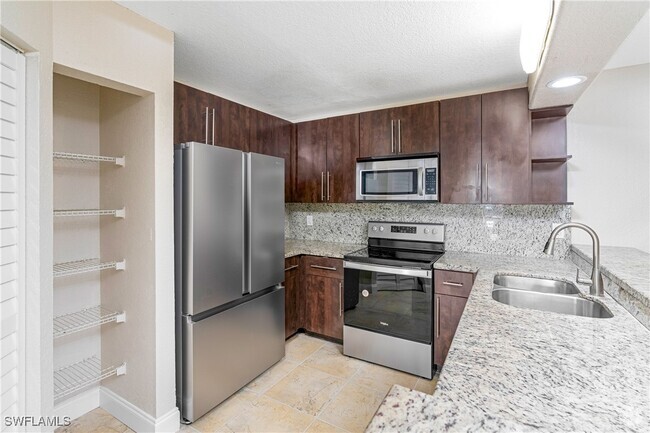 Building Photo - 169 Santa Clara Dr Unit 13 Rental