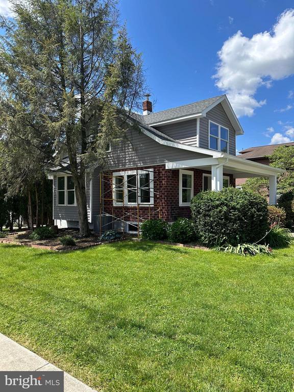 Building Photo - 2102 Reading Ave