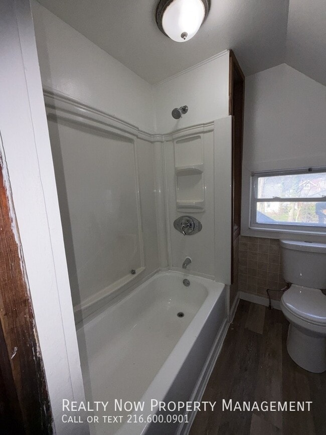 Photo - 1344 S Green Rd Unit 2