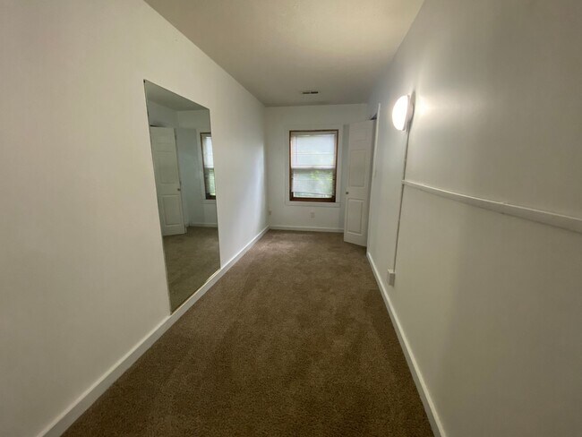 Photo - 3 Bedroom House Near Mills Pool