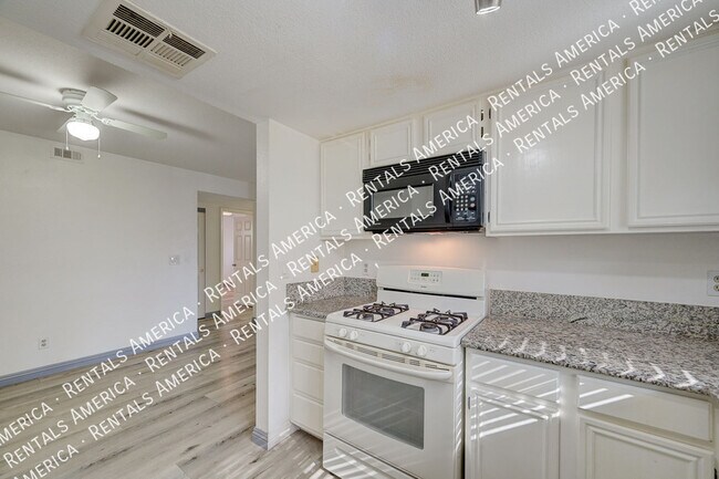 Photo - 101 Luna Way