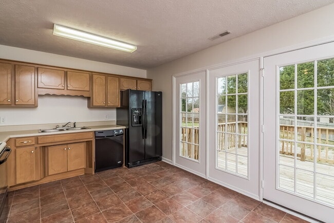 Photo - 202 Zenith Ct