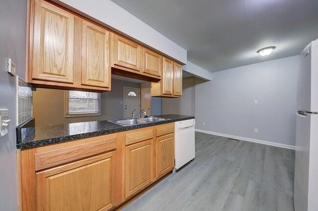 Photo - 260 W Unadilla St Unit 5