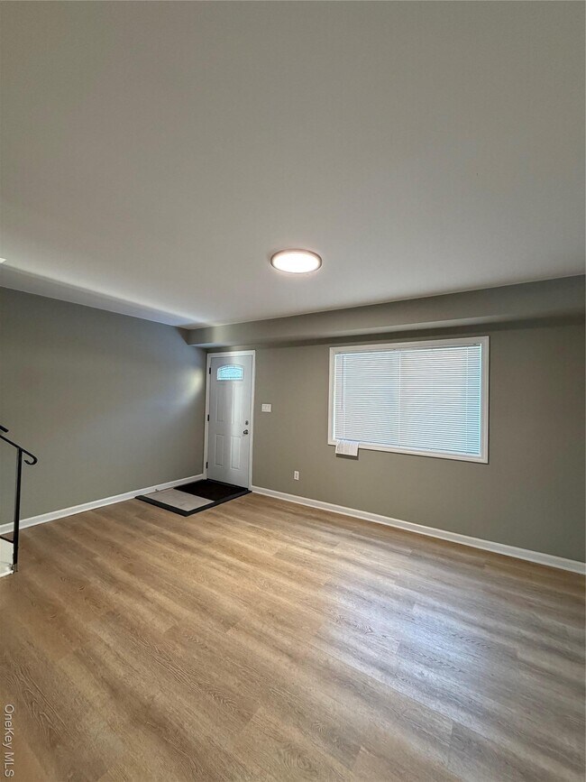 Photo - 213 Hill Rise