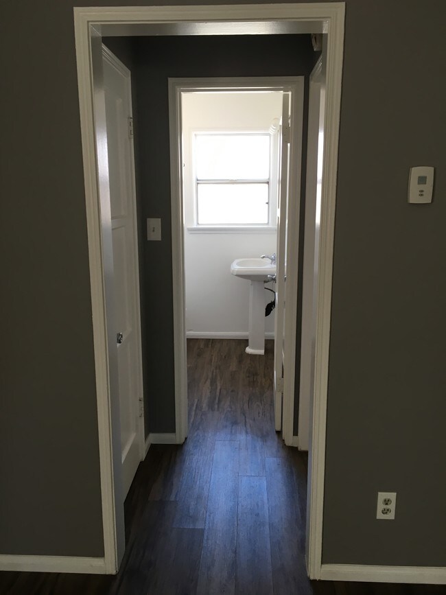 Hall - 10117 Haines Canyon Ave