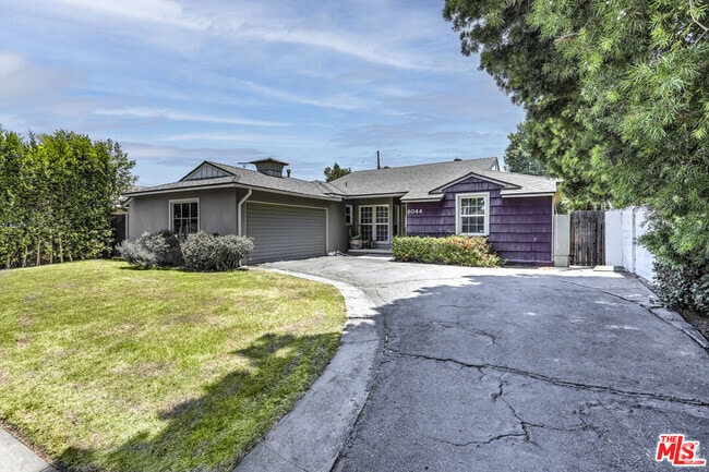 Building Photo - 6044 Varna Ave Rental