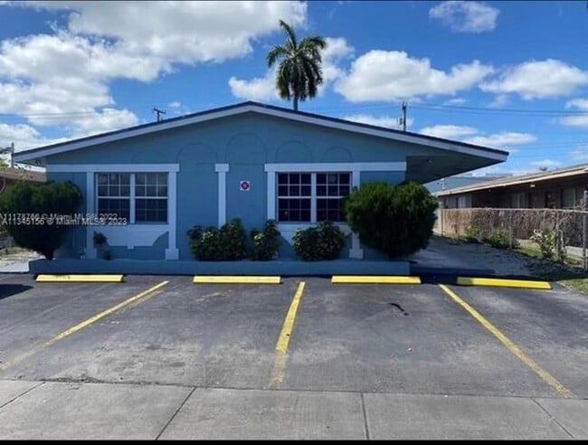 Photo - 725 NW 4th Ave