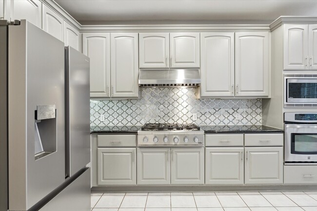 Photo - 30 Watermill Pl