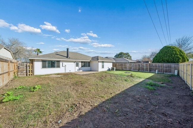 Building Photo - 1419 Fieldstone Dr