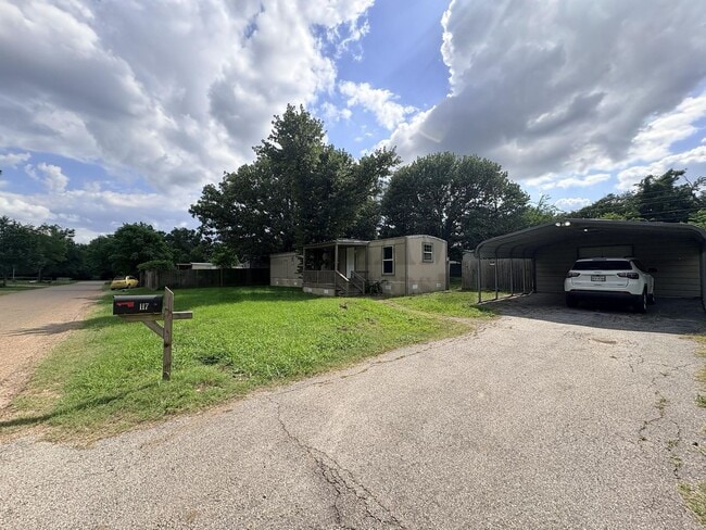 Photo - Cozy 3 Bed 1 Bath house