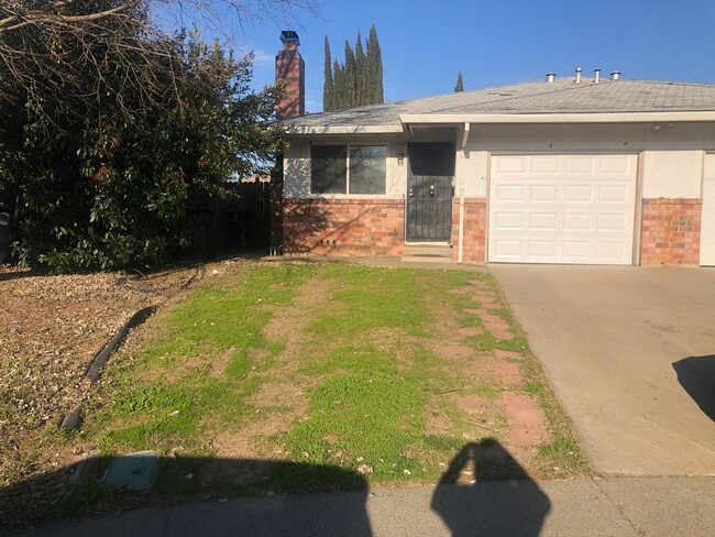 3 Bedroom 2 Bath 1/2 Plex in Rancho Cordov... - 3 Bedroom 2 Bath 1/2 Plex in Rancho Cordov... Casa