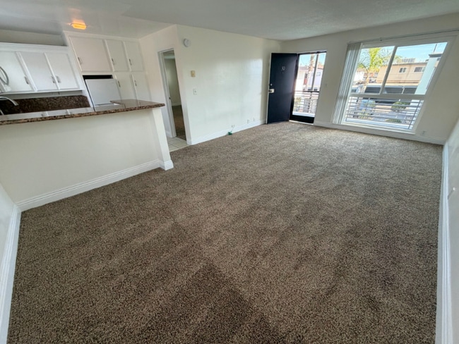 Photo - 931 W 19th St Unit 30