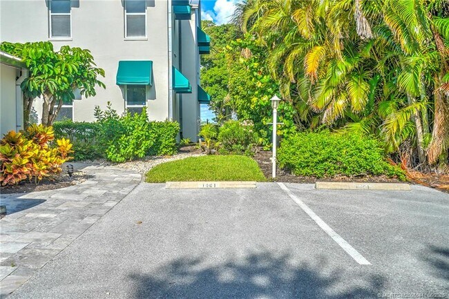 Photo - 184 NE Edgewater Dr Unidad 1001