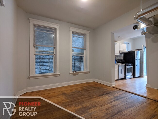 Photo - 3542 N Halsted St