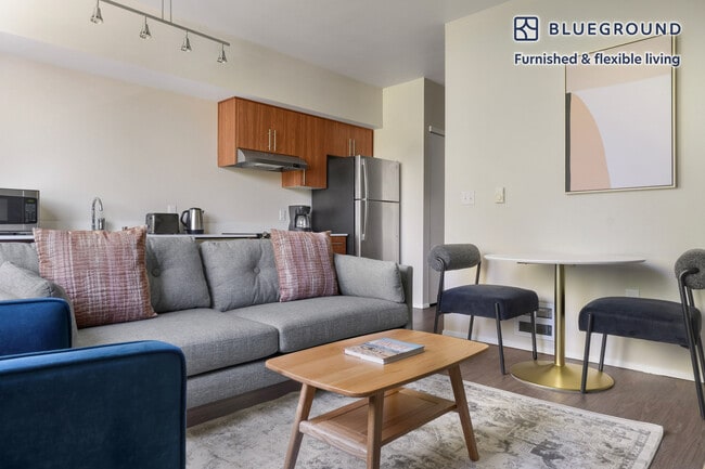 Photo - 4302 7th Ave NE Unit FL3-ID912