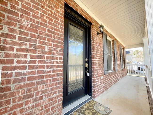 Photo - 239 Yorkshire Dr