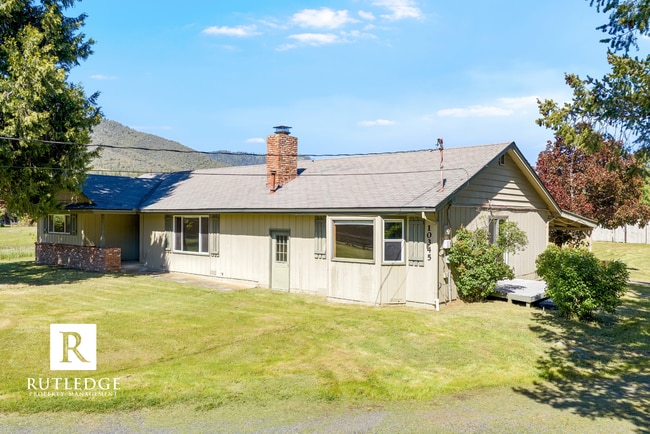 Photo - 5 Acres in the Applegate Valley with Pasture & Outbuildings