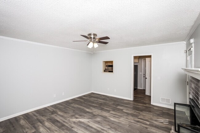 Photo - 106 Maid Stone Ct