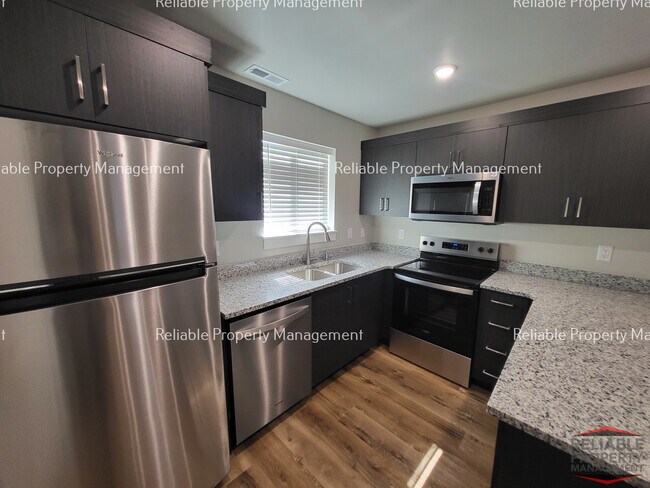 Photo - 1610 Hannah Ln