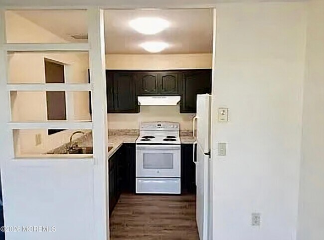 Photo - 453A Chesterfield Ct
