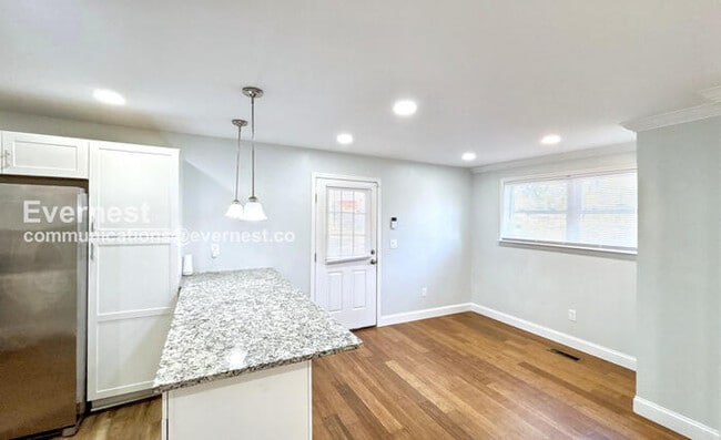 Photo - 217 N Sweetbriar Ave