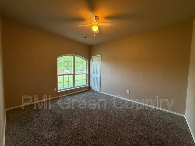 Photo - 8322 S Murphree Dr