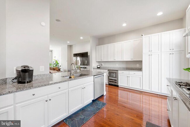 Photo - 710 E Howell Ave