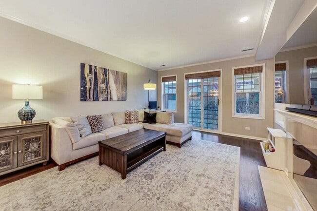 Photo - 1328 W Belmont Ave